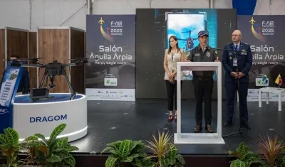 Dron de Reconocimiento y Ataque Guiado para Operaciones Militares (DRAGOM).