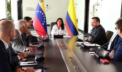 Delcy Rodríguez, vicepresidenta de Venezuela, y el Ministro de Minas y Energía, Edwin Palma.