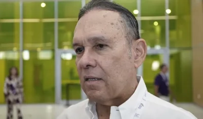 Presidente del Senado, Efraín Cepeda.