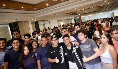 Estudiantes con el Alcalde Alejandro Char.