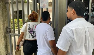 Familiares denunciaron irregularidades en el servicio de Medicina Legal.