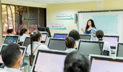 Esta oferta está dirigida a aprendices, egresados, trabajadores y comunidad en general.