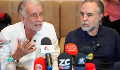 Gobernador Eduardo Verano junto al ministro del Interior, Armando Benedetti.