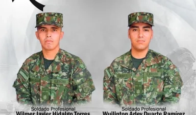 Los dos soldados asesinados.