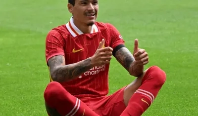 El uruguayo Darwin Núñez celebró su gol recordando al portugués Diogo Jota.