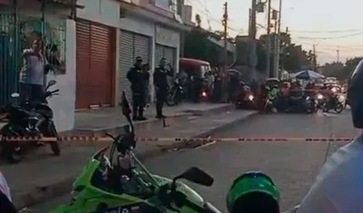 La Policía acordonó el lugar donde se presentó el ataque a bala. 