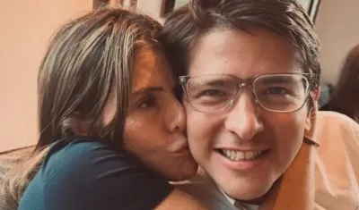 María Carolina Hoyos Turbay y su hermano Miguel Uribe Turbay.