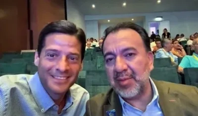 El senador Mauricio Gómez y el alcalde de Quito, Pabel Muñoz.