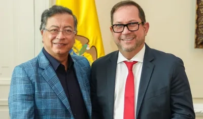 El Presidente Gustavo Petro y el presidente del Senado, Lidio García.