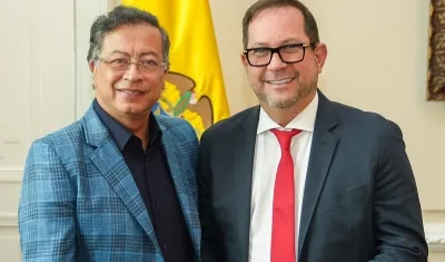 El Presidente Gustavo Petro y el presidente del Senado, Lidio García.