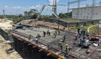 Puente que hace parte del intercambiador vial.