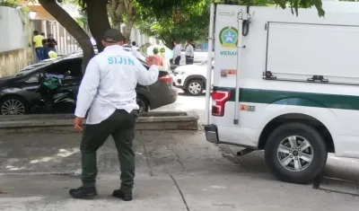 El cuerpo de la víctima fue trasladado a Medicina Legal. 