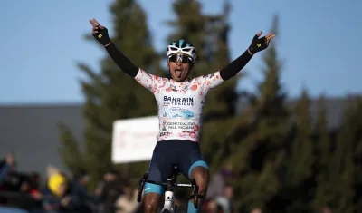 El colombiano Santiago Buitrago, campeón de la Vuelta a la Comunidad Valenciana, comandará al Bahrain.