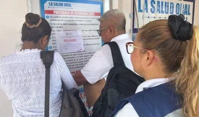 Funcionarios proceden al cierre preventivo de las IPS. 