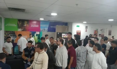 Colombianos durante su retorno al país. 