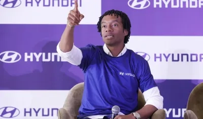 Juan Guillermo Cuadrado en un evento comercial.