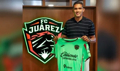 Hómer Martínez con la camiseta de su nuevo club. 