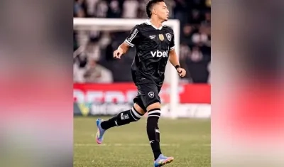 Jordan Barrera tuvo sus primeros minutos con la camiseta del Botafogo. 