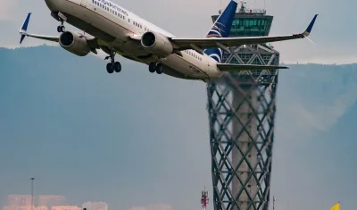 Torre de control del Aeropuerto El Dorado.