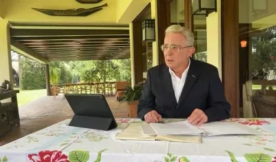 Álvaro Uribe en su finca de Rionegro