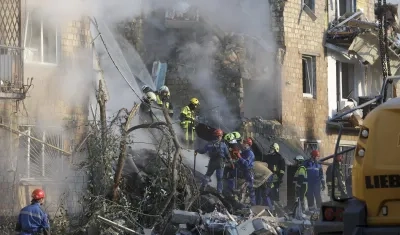 Equipos de rescate en zona del ataque.