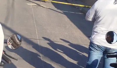 La Policía acordonó el lugar donde presentó el crimen. 