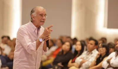 Eduardo Verano De la Rosa reunido con docentes y rectores
