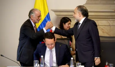 El gobernador Eduardo Verano con el ministro del Interior, Armando Benedetti.