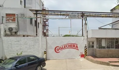 Fachada de la empresa Coolechera Fachada de la empresa Coolechera.