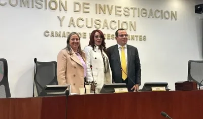 La vicepresidente María Eugenia Lopera y la presidenta de la Comisión, Gloria Arizabaleta.
