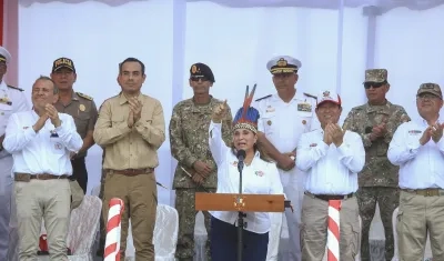 La Presidenta de Perú, Dina Boluarte, en la Isla de Santa Rosa de Loreto.