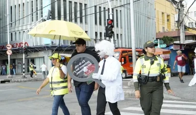 Campaña pedagógica para promover la protección de los peatones en las vías. 