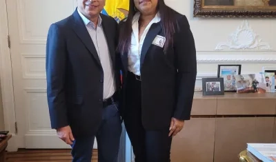 El Presidente Gustavo Petro y la gobernadora encargada del Magdalena, Ingris Padilla.