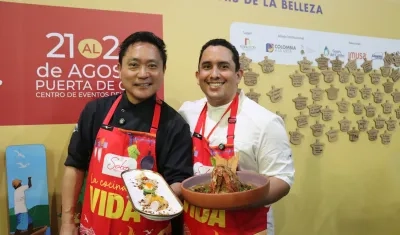 Los chefs Hajime Kasuga y Franco Donado.