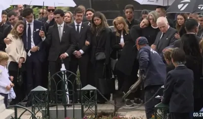 Los restos de Miguel Uribe quedaron el cementerio Central de Bogotá.