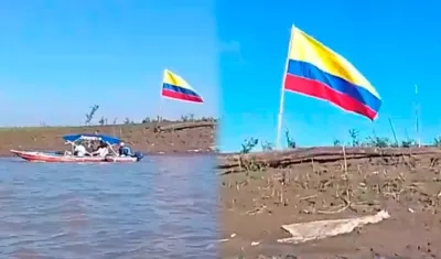 Bandera colombiana izada en isla Santa Rosa de Loreto. 