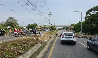 La comunidad ha bloqueado la vía Cordialidad exigiendo una pronta solución.
