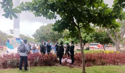 El cuerpo fue hallado en la rotonda de la calle 17, en Barranquilla.