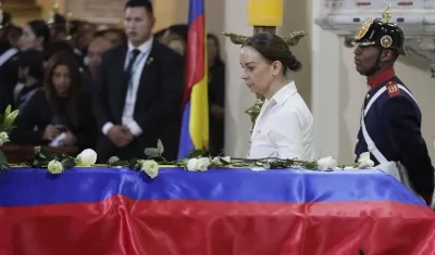 María Claudia Tarazona, viuda de Miguel Uribe. 