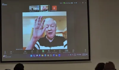 El Gran Maestro Internacional Anatoli Karpov durante su conferencia virtual. 