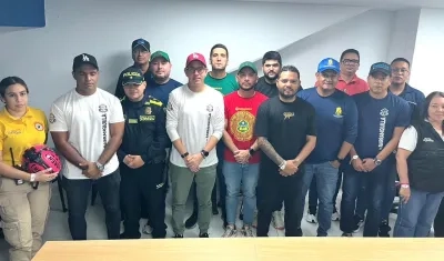 Funcionarios que integran el Puesto de Mando Unificado.