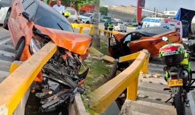 Aspecto del accidente este miércoles en la rotonda de la Vía 40 con Circunvalar. 