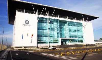 Fachada de la Aerocivil.