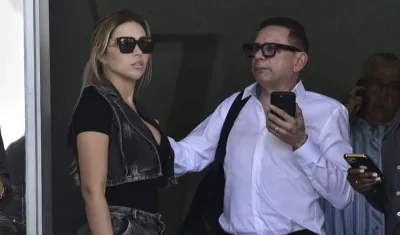 Daysuris Vásquez y el abogado Alait Freja.