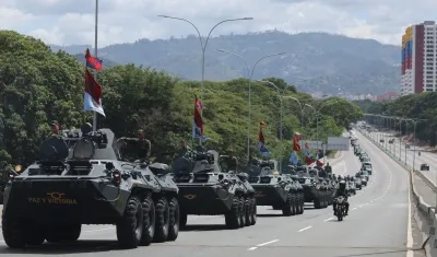 El Ejército venezolano en las calles de Caracas. 