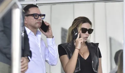 El abogado Alait Freja y Daysuris Vásquez.