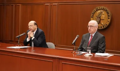 El ministro de Hacienda, Germán Ávila, y el gerente del Banco de la República, Leonardo Villar.