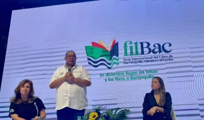 La secretaria de Educación, Paola Amar; el secretario de Cultura, Juan Carlos Ospino, y la secretaria de Cultura del Atlántico, Verónica Cantillo