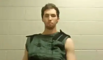 Tyler Robinson en audiencia virtual.