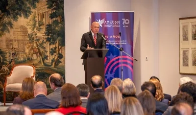 Encargado de Negocios de los Estados Unidos en Colombia, John McNamara.